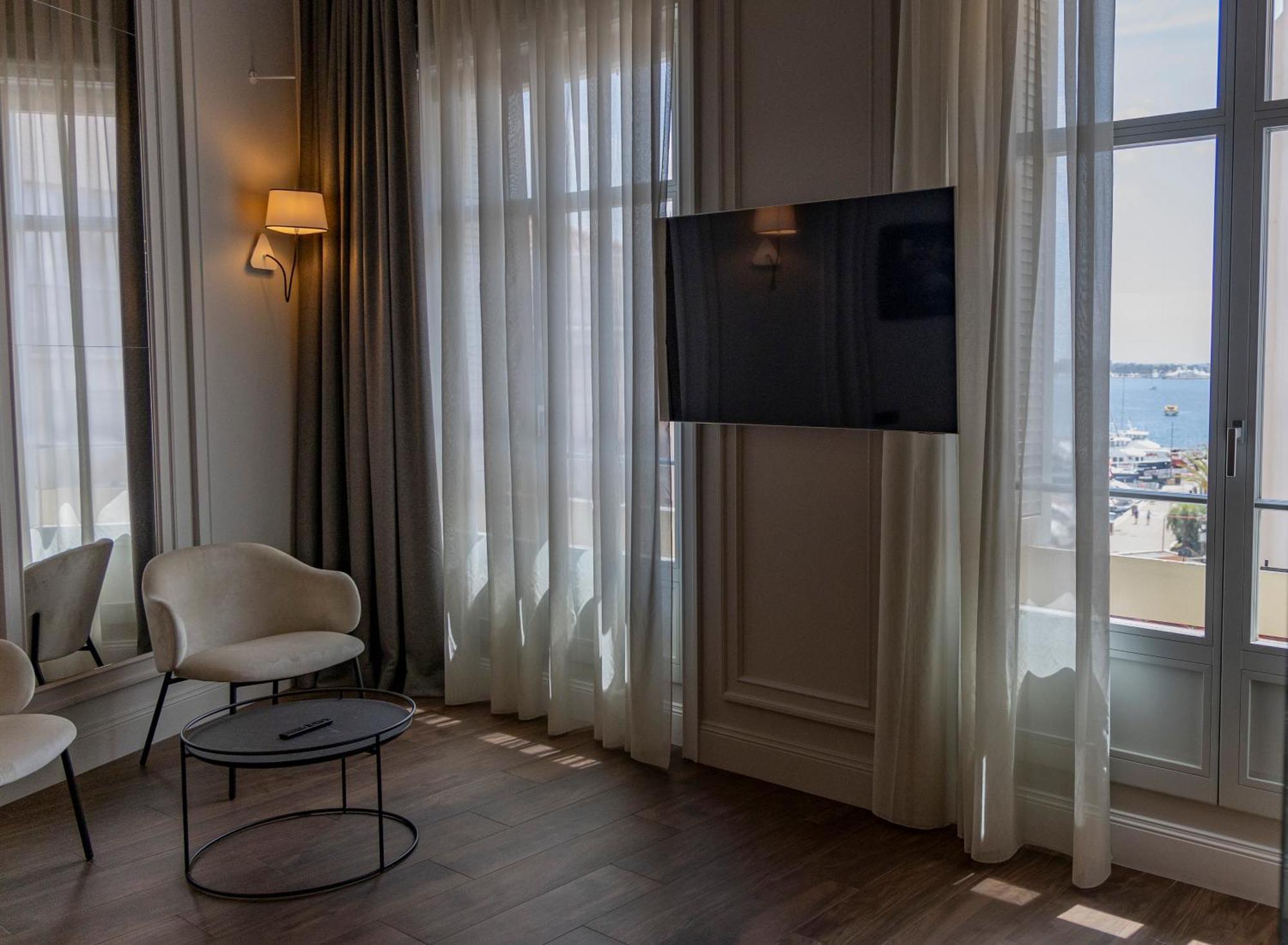 Apartment In The Heart Of Cannes